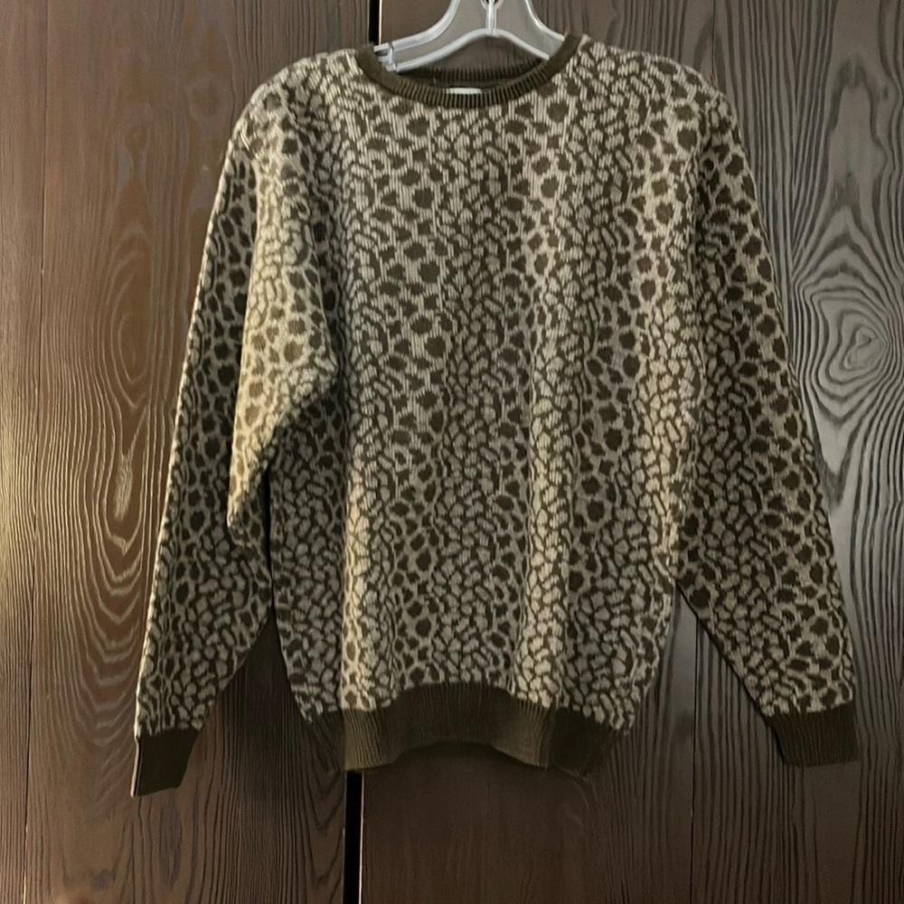 Alfred Dunner light brown sweater with brown animal print. Size Medium.